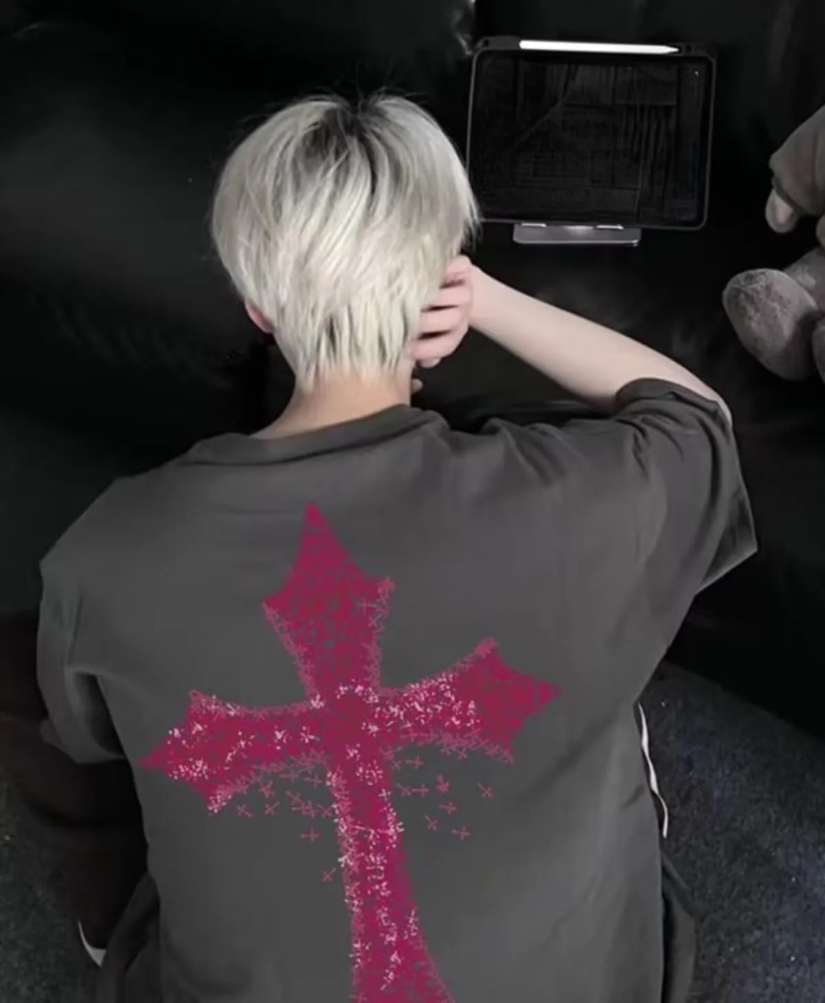 Men Y2K Goth T-Shirt Grunge Cross Graphic Tees Emo Alt Short Sleeve Shirt Oversize Harajuku Punk Blouse Top Clothes