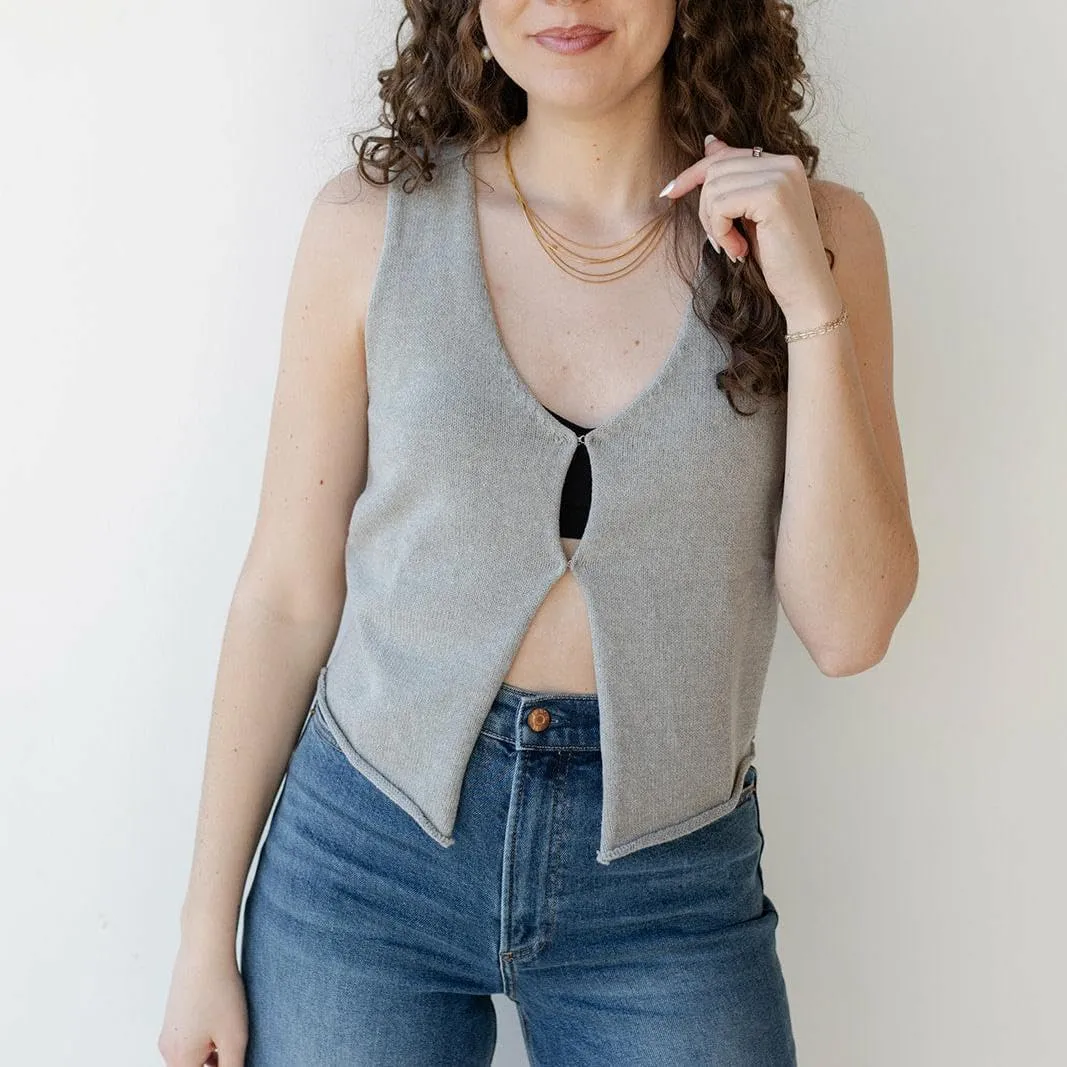 Women Y2K Knit Vest Tops Sleeveless V Neck Hook Eye Button Down Crotchet Crop Top Raw Hem Tank Top Summer Vacation