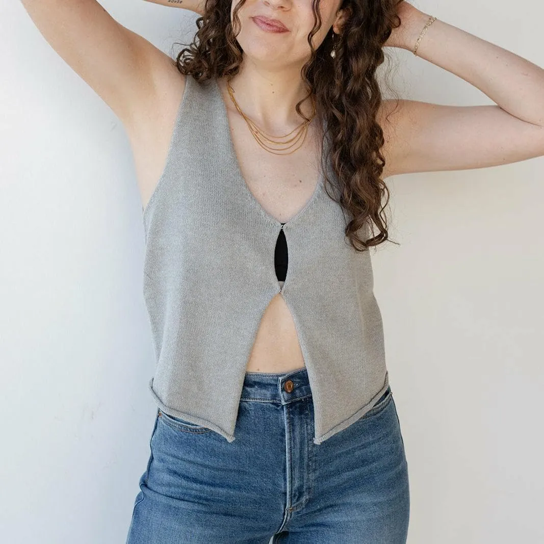 Women Y2K Knit Vest Tops Sleeveless V Neck Hook Eye Button Down Crotchet Crop Top Raw Hem Tank Top Summer Vacation