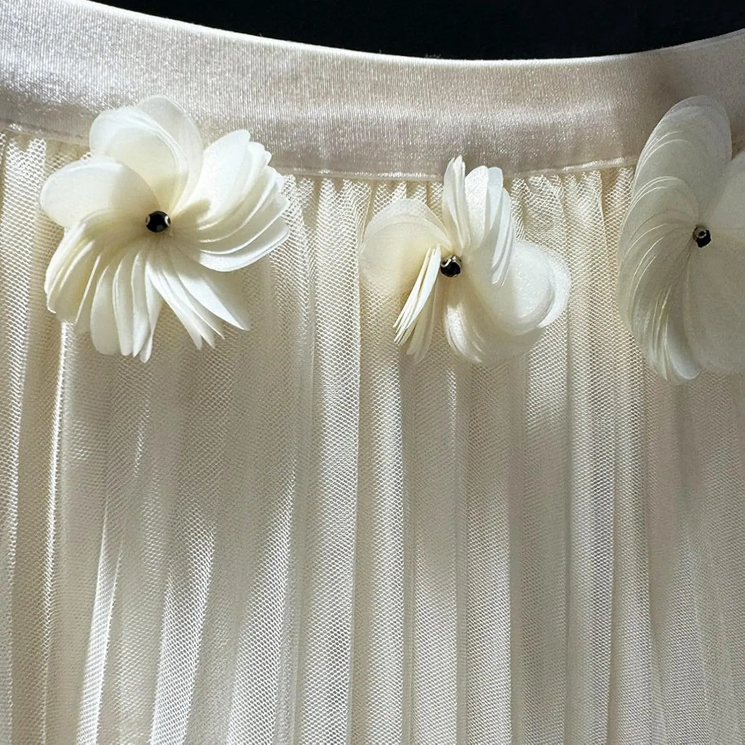 Women's High Waist Three Flower Mesh Skirt Design Sense of Irregular Fairy Pleated Skirt A Line Floral Skirt Mini